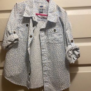 Old Navy shirt size 4T